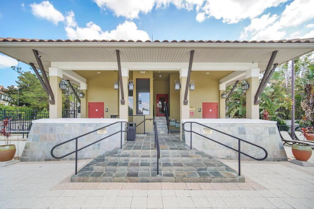 Vibrant 4br Family Townhome 1 Mile From World And Springs Holiday home Orlando
