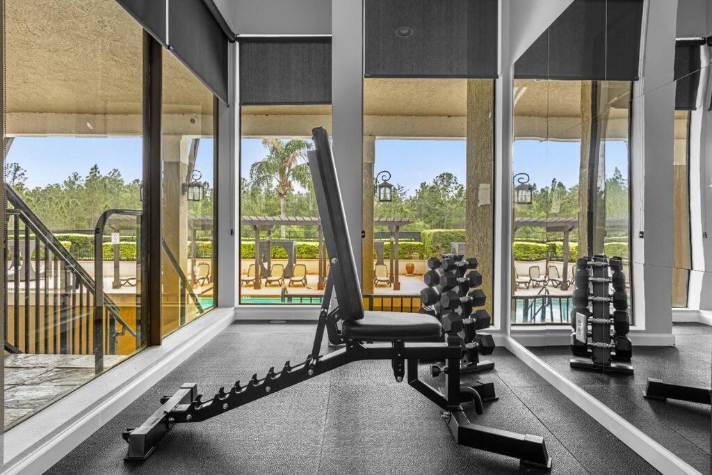 Vibrant 4br Family Townhome 1 Mile From World And Springs Holiday home