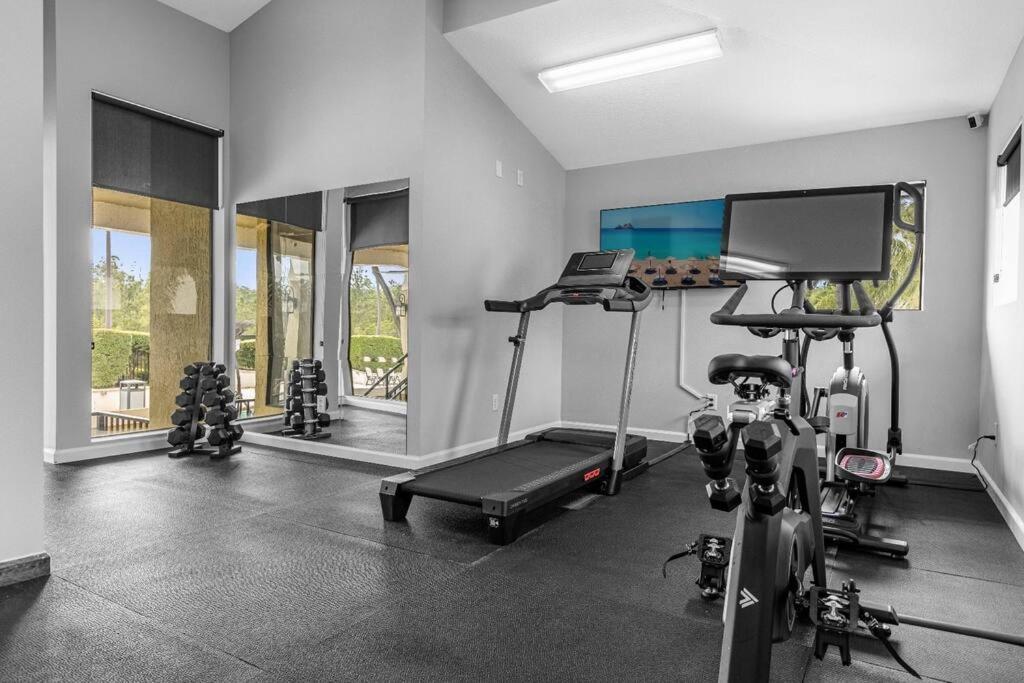 Holiday home Vibrant 4br Family Townhome 1 Mile From World And Springs Orlando